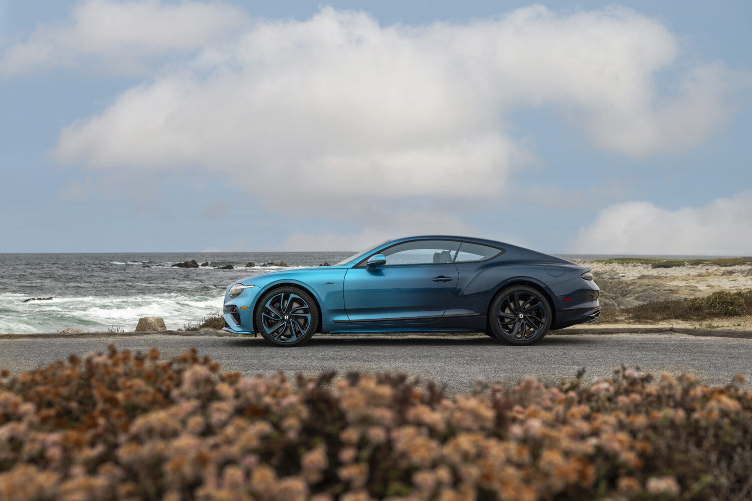 ベントレー・コンチネンタルGT　新技術で唯一無二のグラデーション美を実現