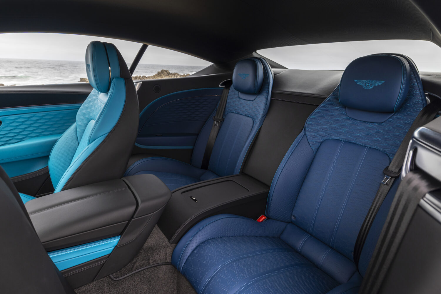 ベントレー・コンチネンタルGT　新技術で唯一無二のグラデーション美を実現