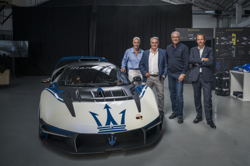 62台限定生産 マセラティMCエクストレーマ フランスのコレクターへ納車
