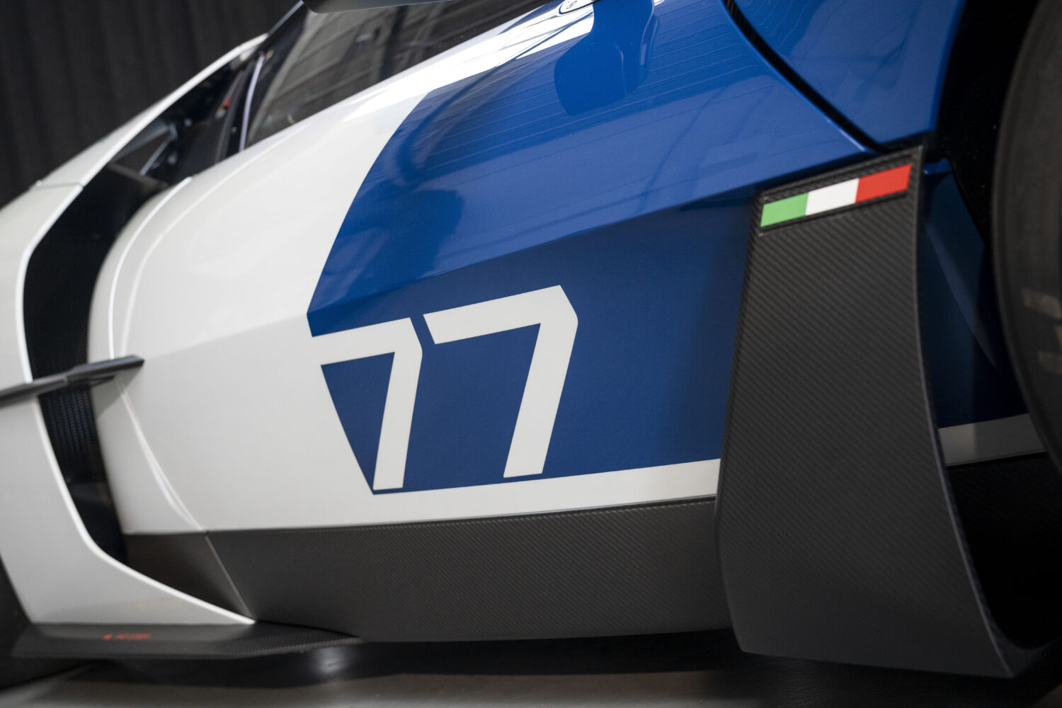 62台限定生産 マセラティMCエクストレーマ フランスのコレクターへ納車