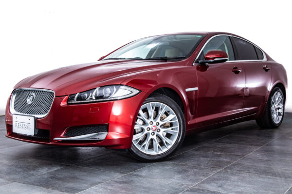 XF 2.0 プレミアム ラグジュアリー