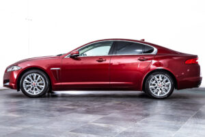 XF 2.0 プレミアム ラグジュアリー