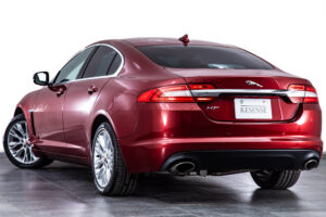 XF 2.0 プレミアム ラグジュアリー