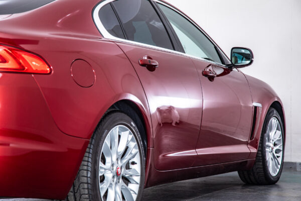 XF 2.0 プレミアム ラグジュアリー