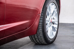 XF 2.0 プレミアム ラグジュアリー