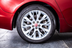 XF 2.0 プレミアム ラグジュアリー