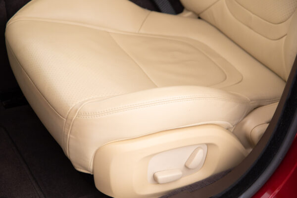 XF 2.0 プレミアム ラグジュアリー