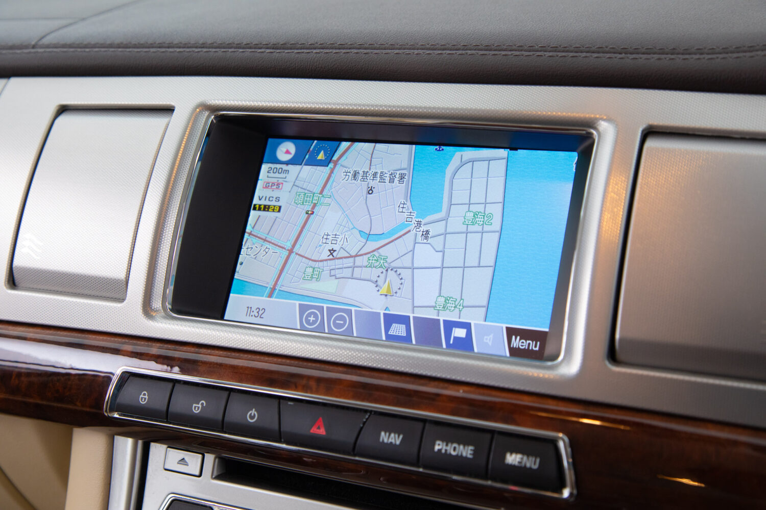 XF 2.0 プレミアム ラグジュアリー