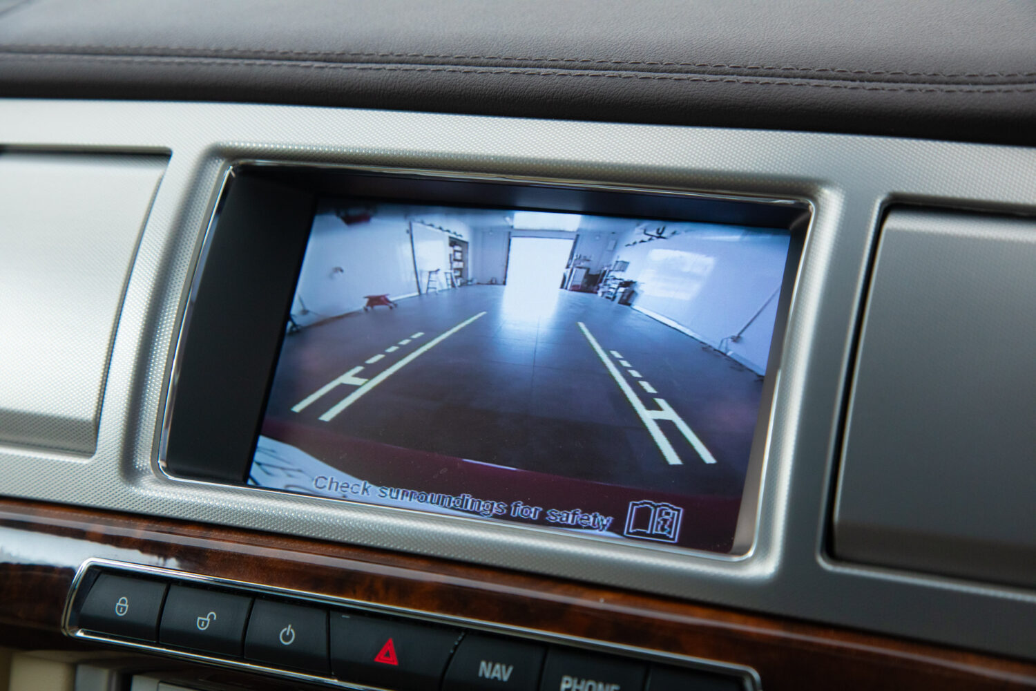 XF 2.0 プレミアム ラグジュアリー