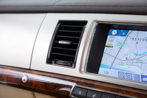 XF 2.0 プレミアム ラグジュアリー