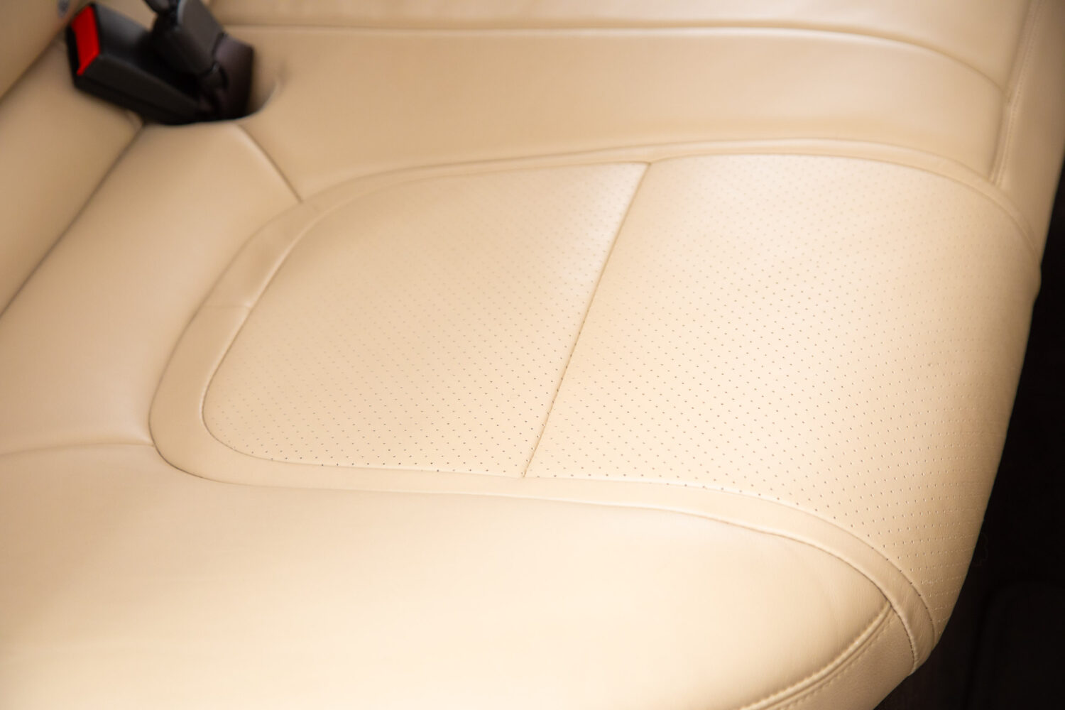 XF 2.0 プレミアム ラグジュアリー