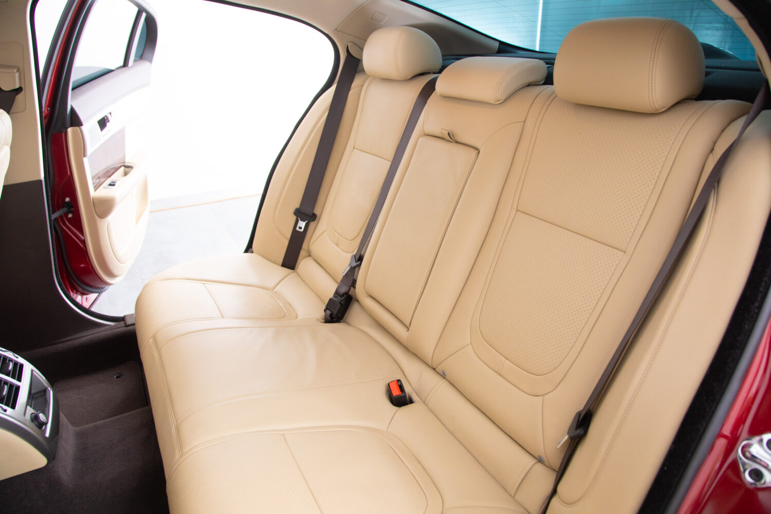 XF 2.0 プレミアム ラグジュアリー