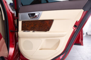 XF 2.0 プレミアム ラグジュアリー