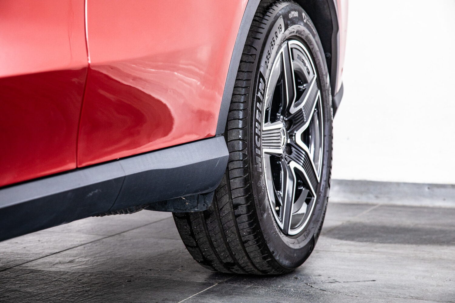 メルセデス・ベンツ GLC220 d 4マチック (ISG搭載モデル) AMGラインパッケージ ディーゼルターボ 4WD