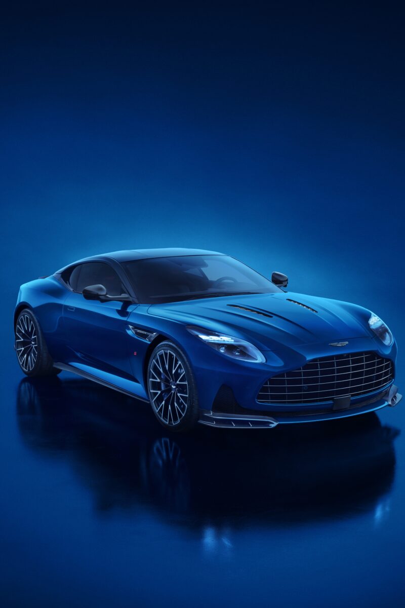 アストン・マーティンDB12 S　伝説的なDBの血統に連なるニューモデル「S」