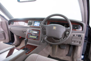 センチュリー5.0 デュアルEMVパッケージ装着車