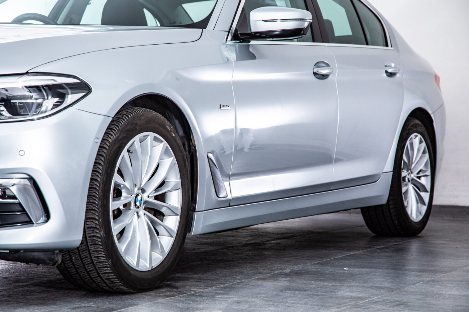 5シリーズ 523d ラグジュアリー ディーゼルターボ