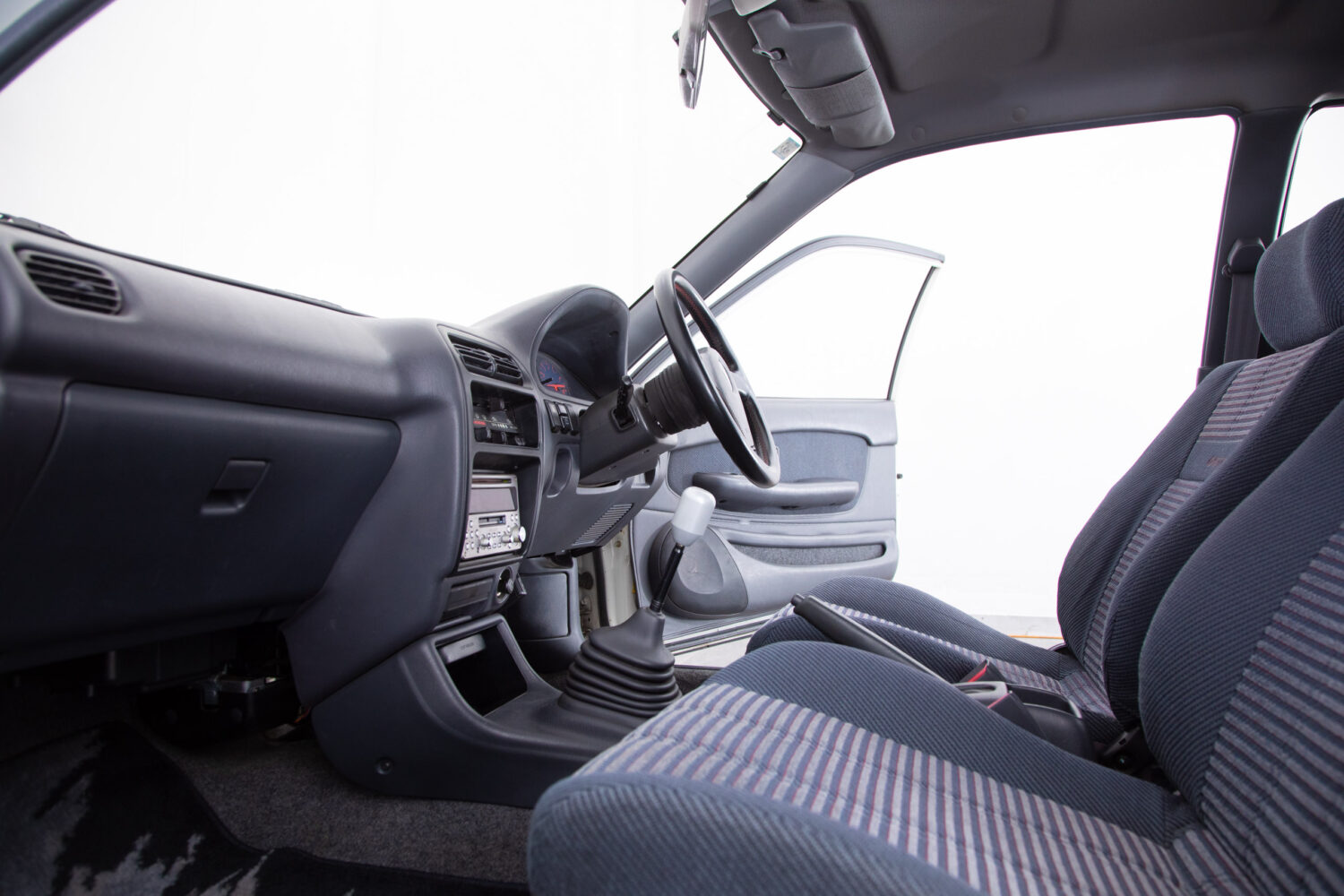 シャレード 1.6デ・トマソ ビアンカ