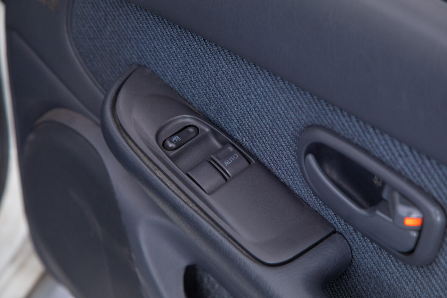 シャレード 1.6デ・トマソ ビアンカ