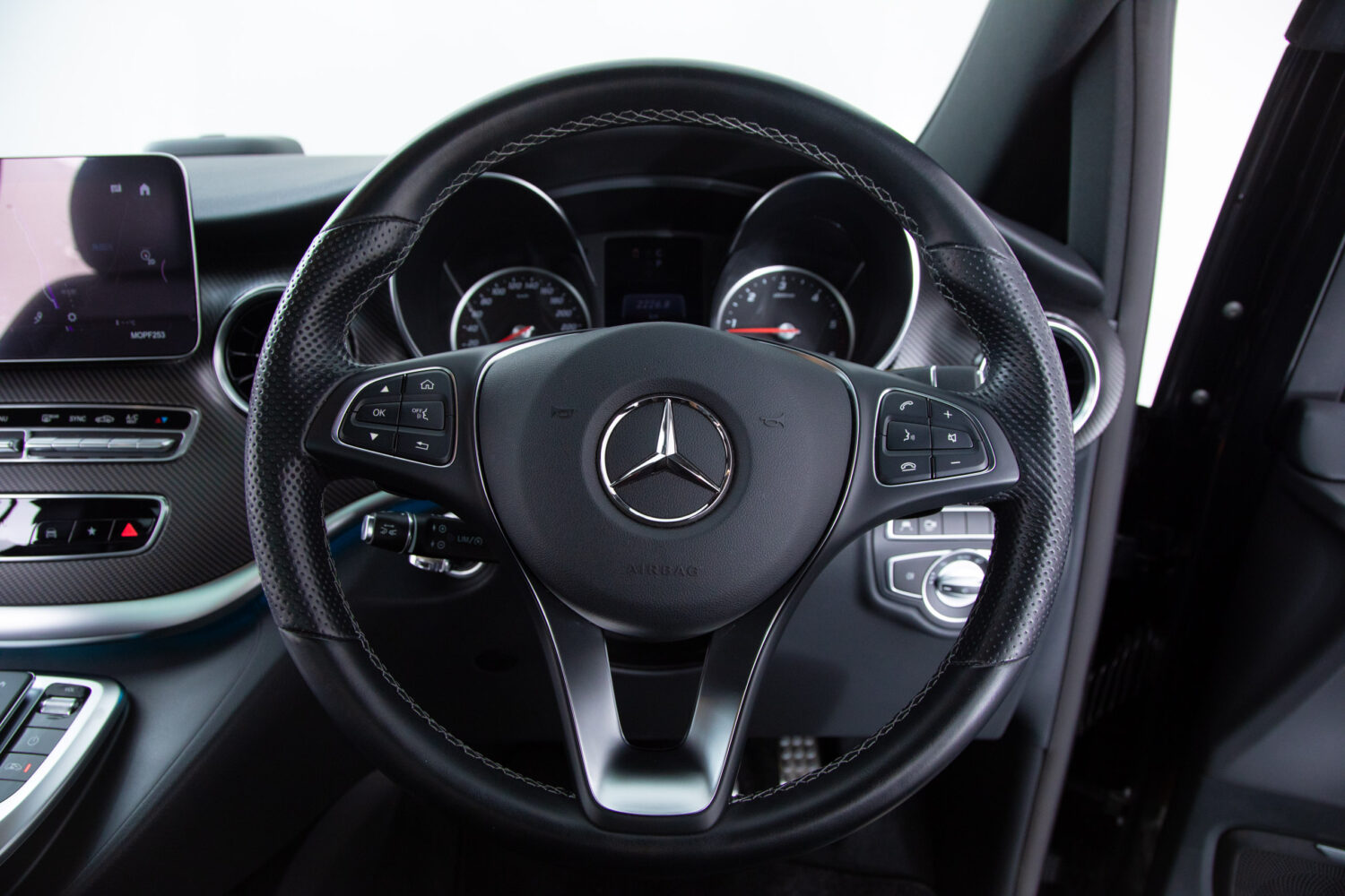 ベンツ Vクラス V220 d アバンギャルド ロング AMGラインパッケージ ディーゼルターボ