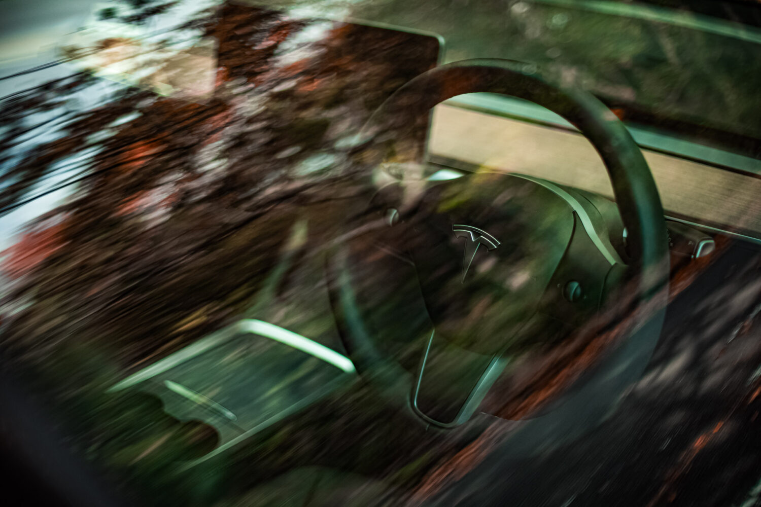 テスラ・モデル3(RWD)ギャップが生み出す魅力