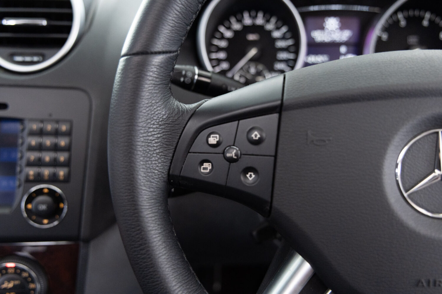 Mクラス ML350 4マチック 4WD