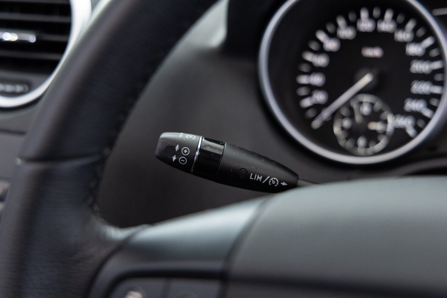 Mクラス ML350 4マチック 4WD