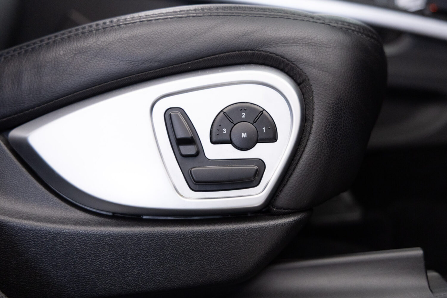 Mクラス ML350 4マチック 4WD