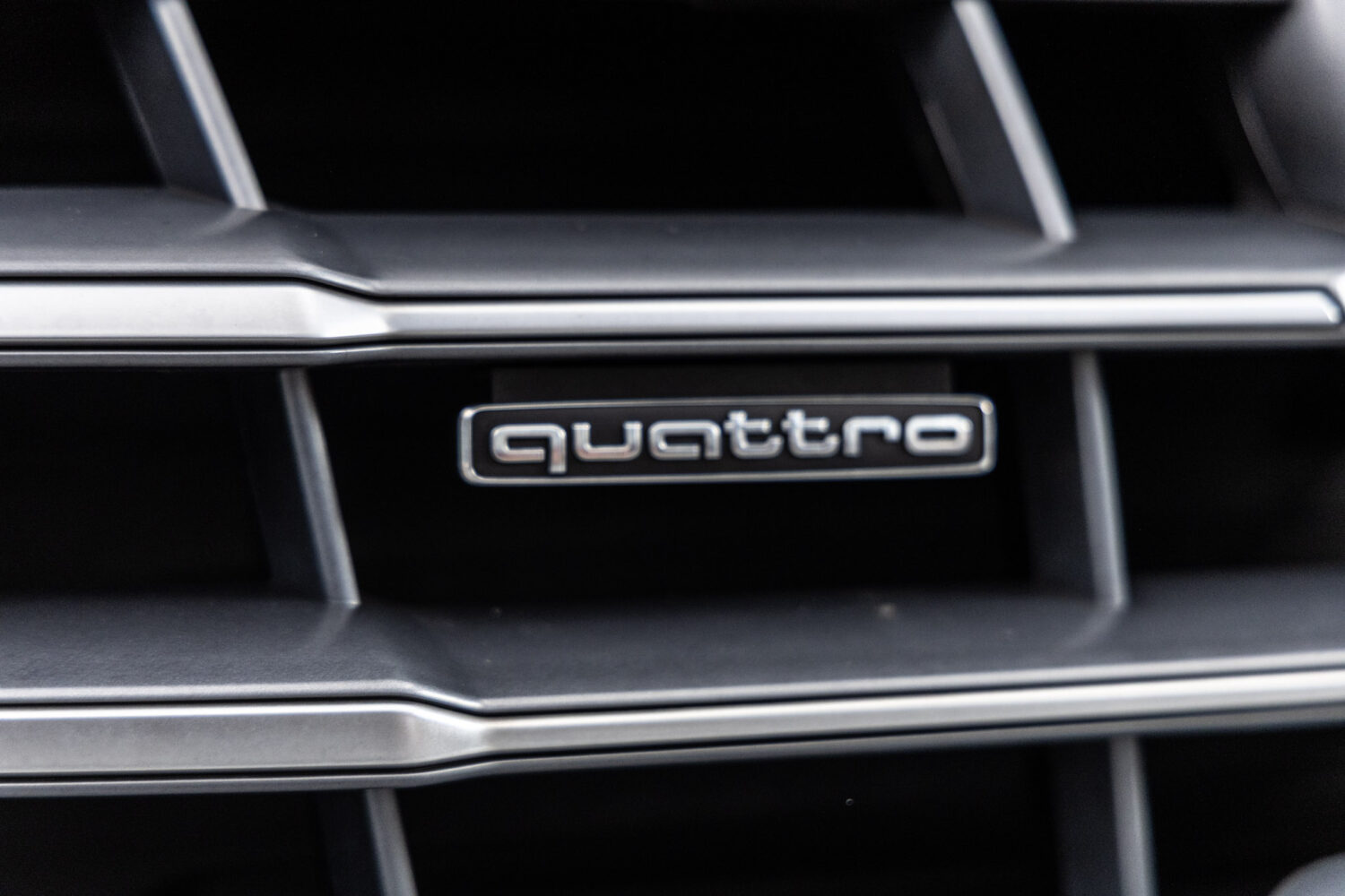 Q5 2.0TFSIクワトロスポーツ