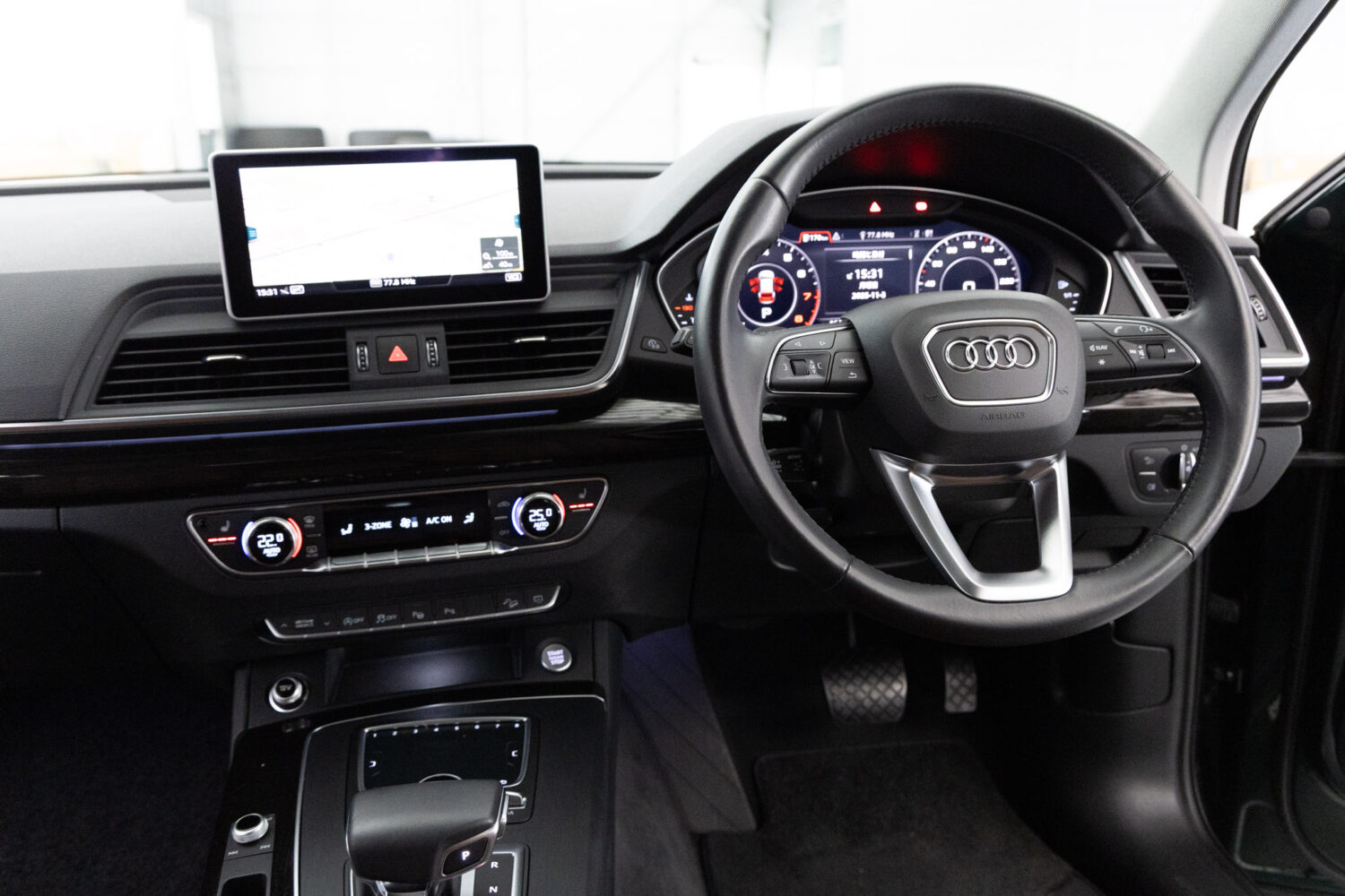 Q5 2.0TFSIクワトロスポーツ