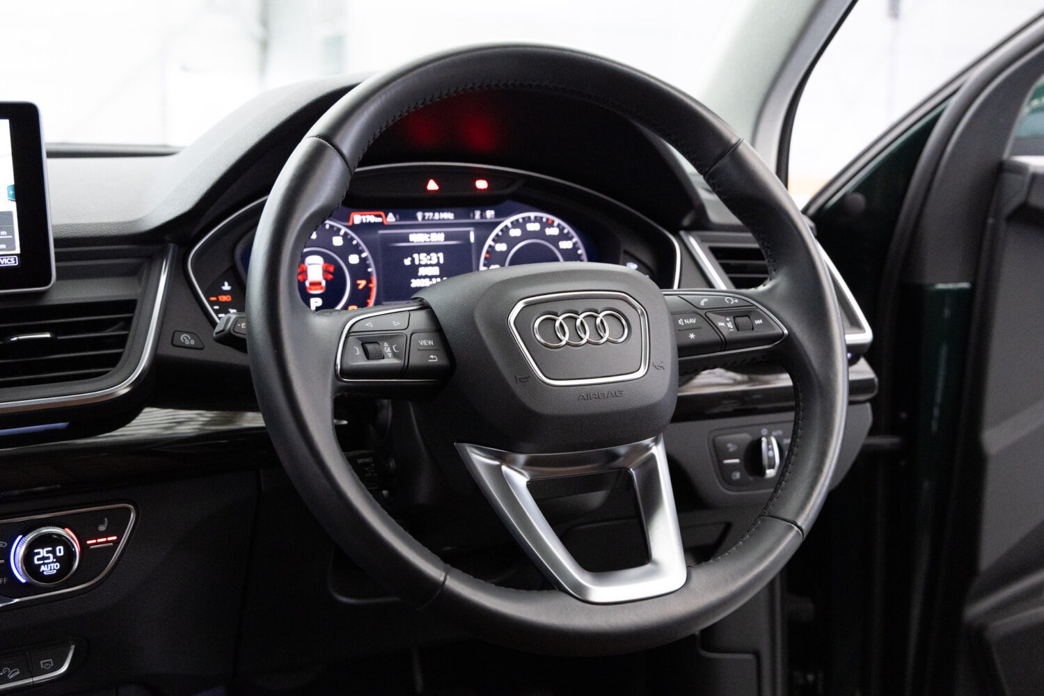 Q5 2.0TFSIクワトロスポーツ