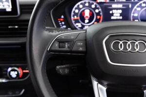 Q5 2.0TFSIクワトロスポーツ