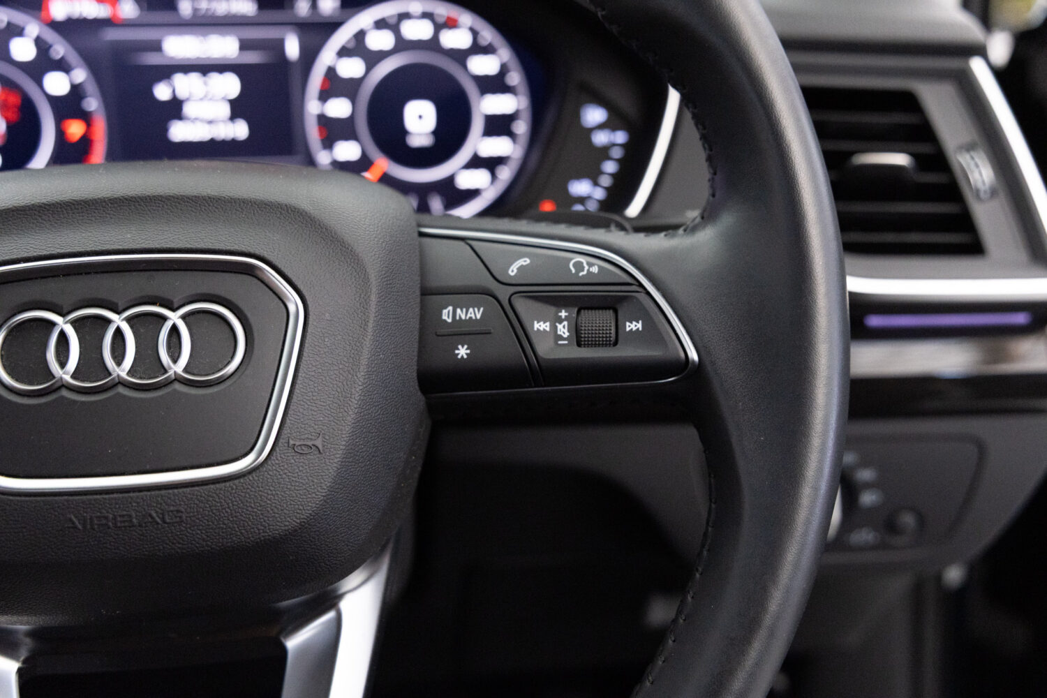 Q5 2.0TFSIクワトロスポーツ