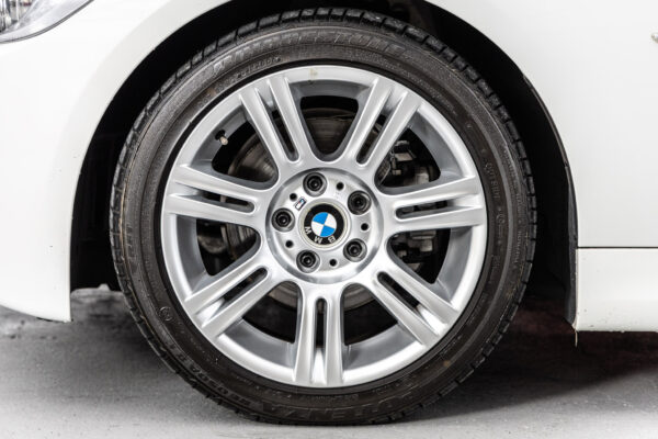 3シリーズツーリング 320i Mスポーツパッケージ