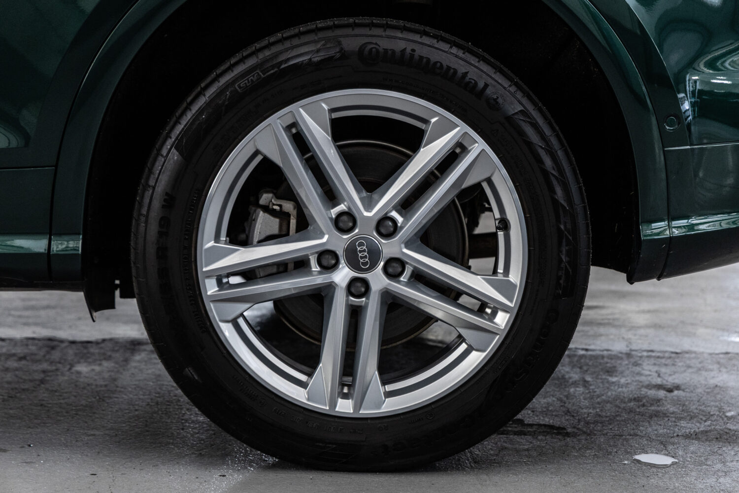 Q5 40TDIクワトロ スポーツ SラインPKG 4WD