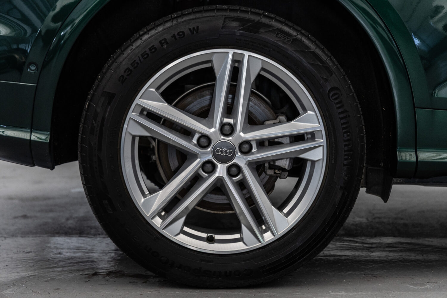 Q5 40TDIクワトロ スポーツ SラインPKG 4WD