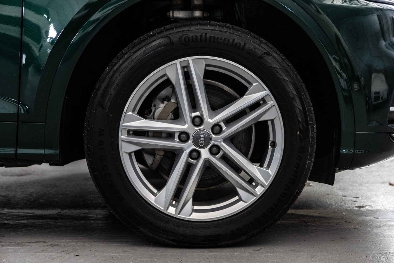 Q5 40TDIクワトロ スポーツ SラインPKG 4WD