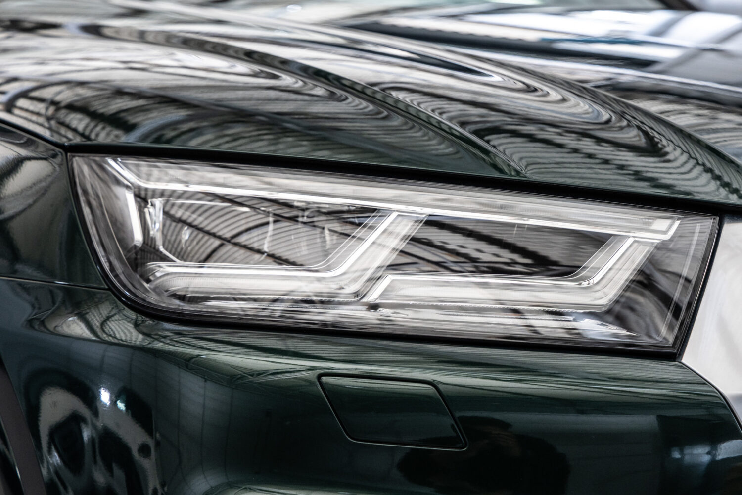 Q5 40TDIクワトロ スポーツ SラインPKG 4WD