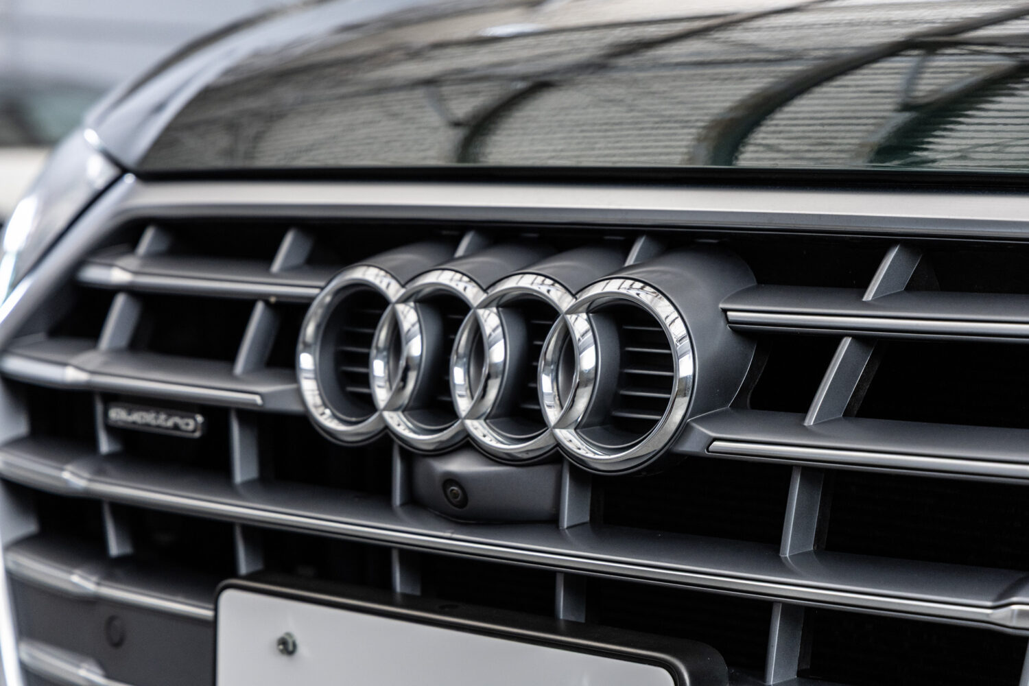 Q5 40TDIクワトロ スポーツ SラインPKG 4WD