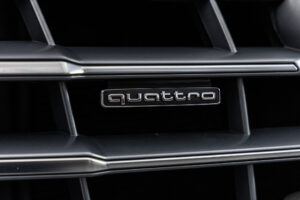 Q5 40TDIクワトロ スポーツ SラインPKG 4WD