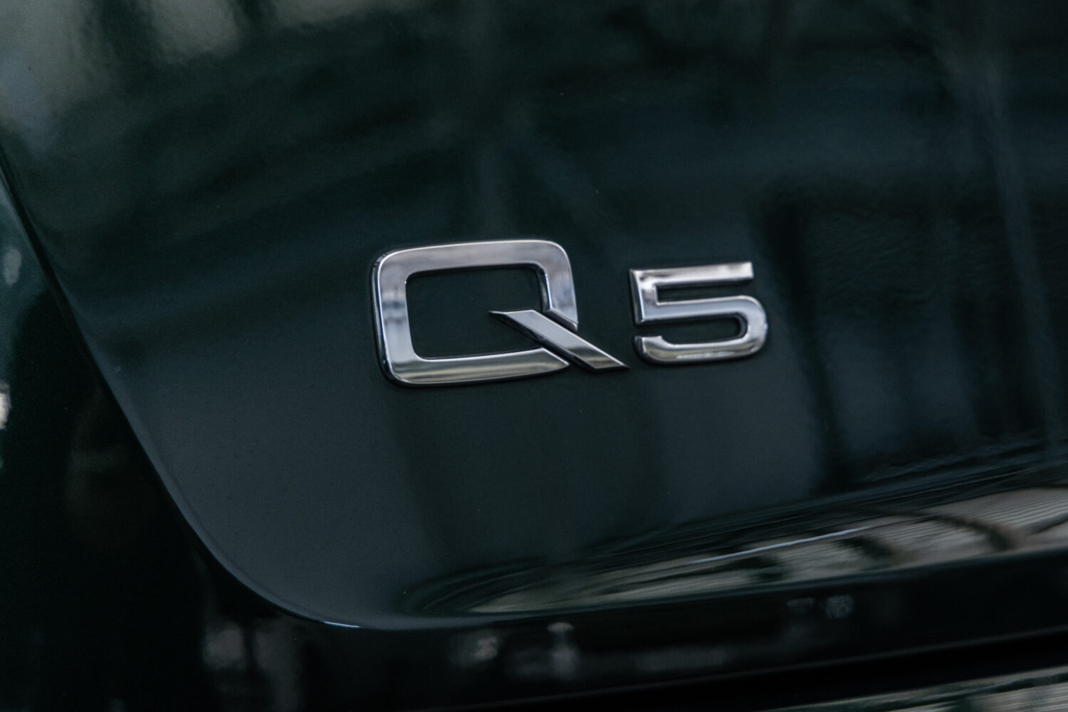 Q5 40TDIクワトロ スポーツ SラインPKG 4WD