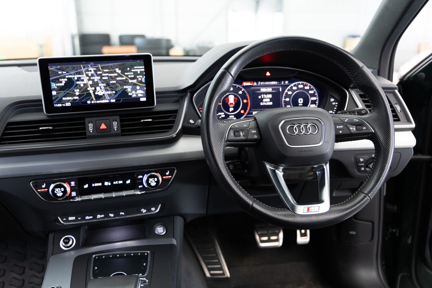 Q5 40TDIクワトロ スポーツ SラインPKG 4WD