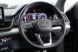 Q5 40TDIクワトロ スポーツ SラインPKG 4WD