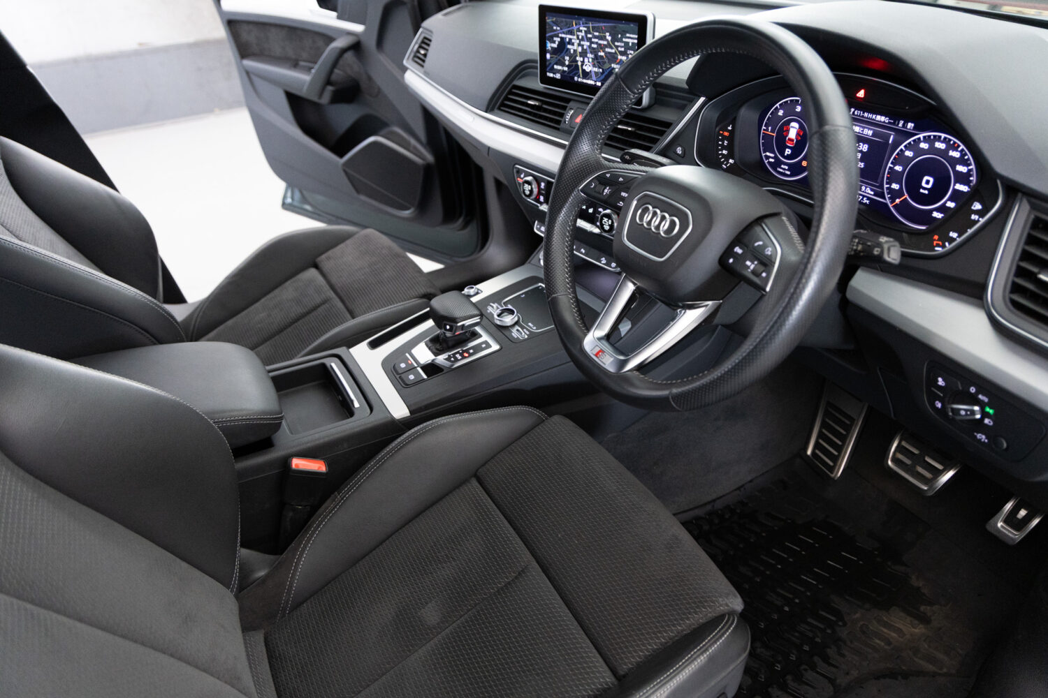 Q5 40TDIクワトロ スポーツ SラインPKG 4WD