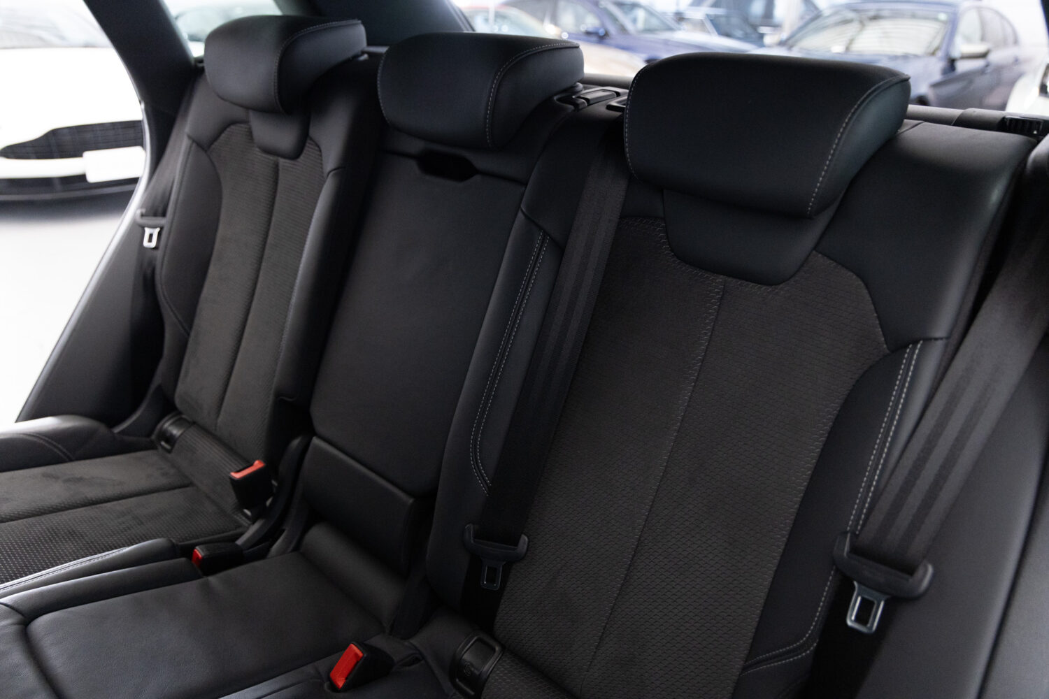 Q5 40TDIクワトロ スポーツ SラインPKG 4WD