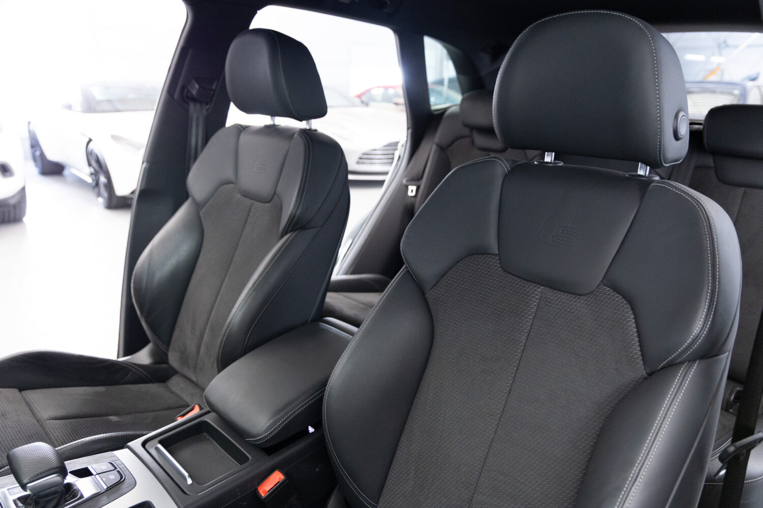 Q5 40TDIクワトロ スポーツ SラインPKG 4WD