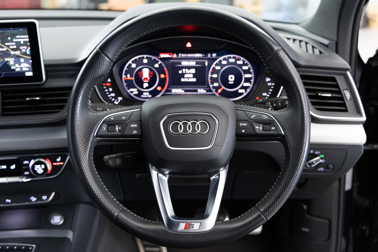 Q5 40TDIクワトロ スポーツ SラインPKG 4WD