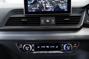 Q5 40TDIクワトロ スポーツ SラインPKG 4WD