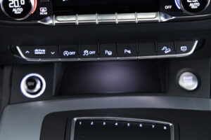 Q5 40TDIクワトロ スポーツ SラインPKG 4WD