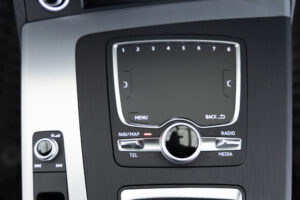 Q5 40TDIクワトロ スポーツ SラインPKG 4WD